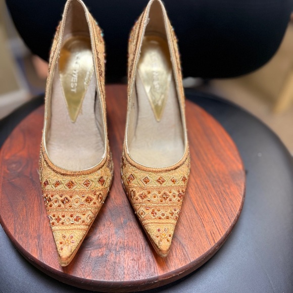 Nine West Tan/w gold Stiletto Heels with Laser-Cut Design - Picture 1 of 14